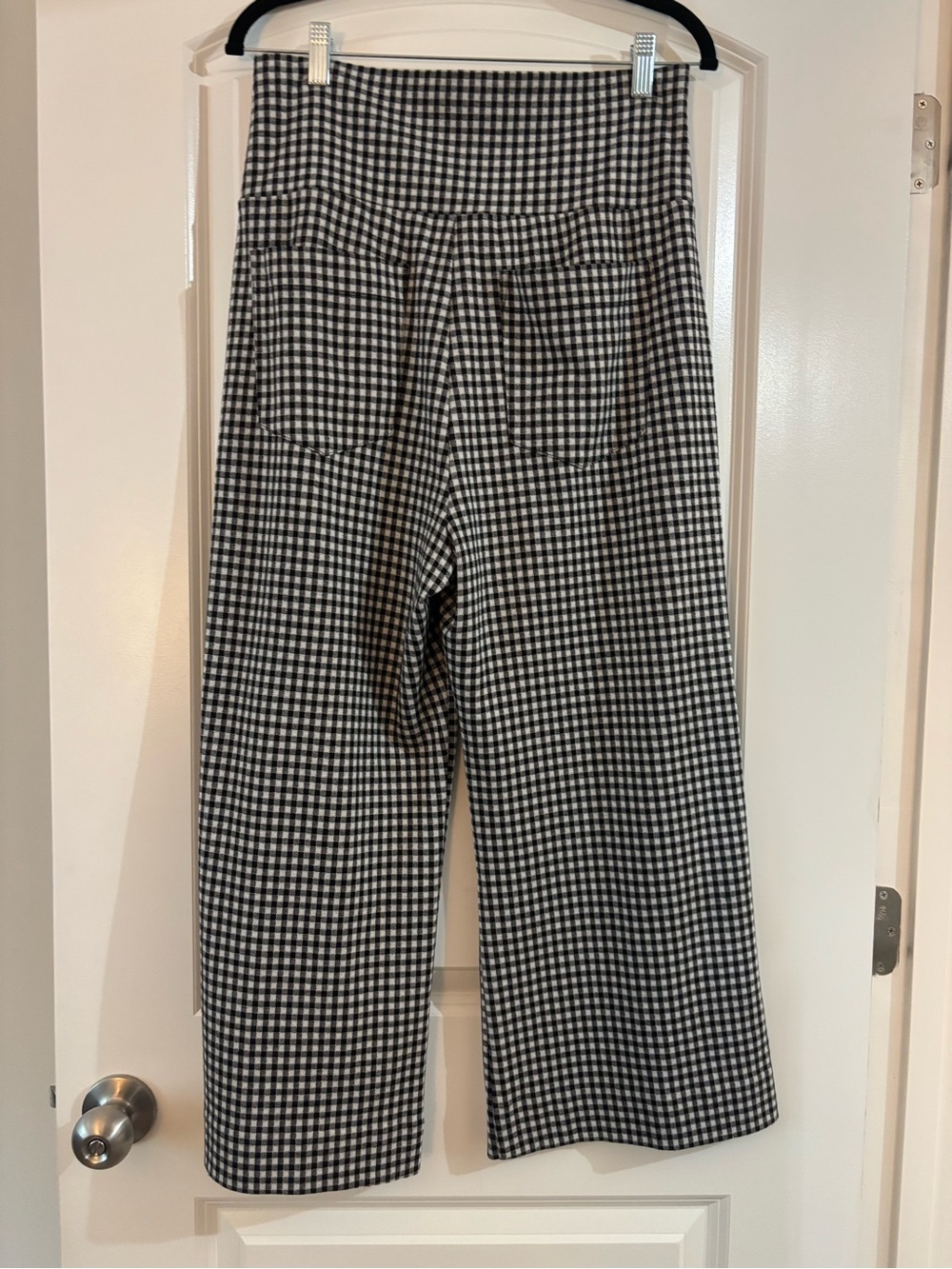 Cabi Bombshell Wide Leg
Gingham Cropped Stretch Pull On Pants - Picture 3 of 7